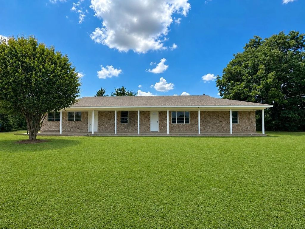 16 County Road 4770, Sulphur Springs