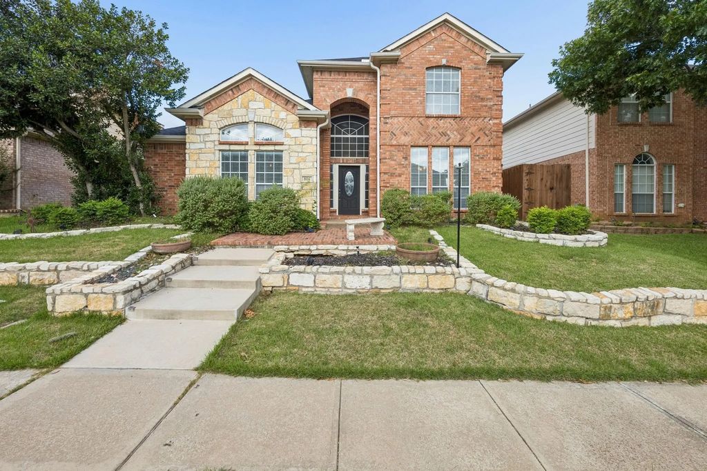 804 Summit Pointe, Lewisville