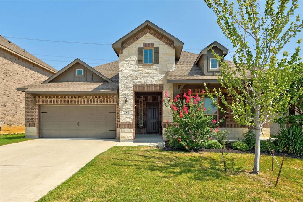 2707 Lazy Pine Lane, Arlington