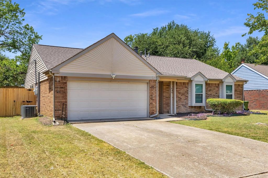 630 Berkley Drive, Grapevine