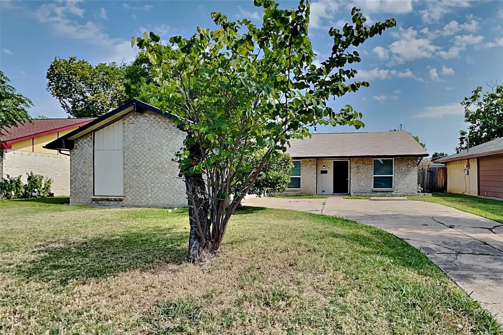 414 Oak Ridge Place, Grand Prairie