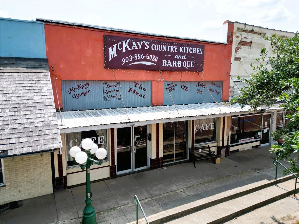 1113 Main Street, Commerce