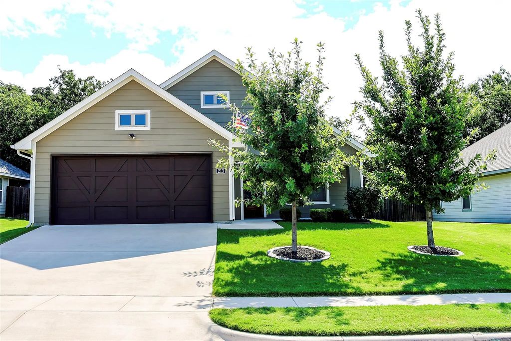 213 Clover Circle, Weatherford