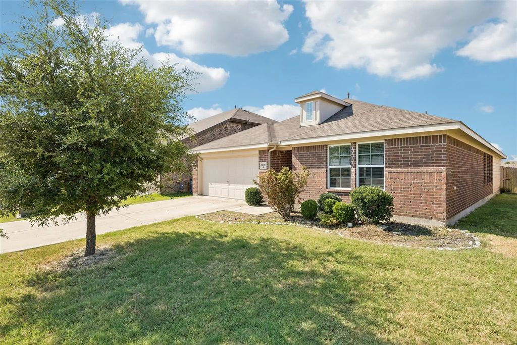8020 Privet Street, Forney