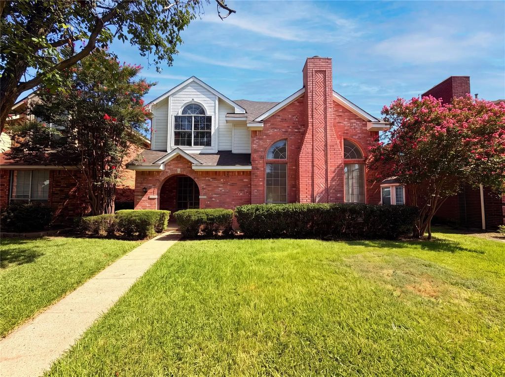 2909 Lois Lane, Rowlett