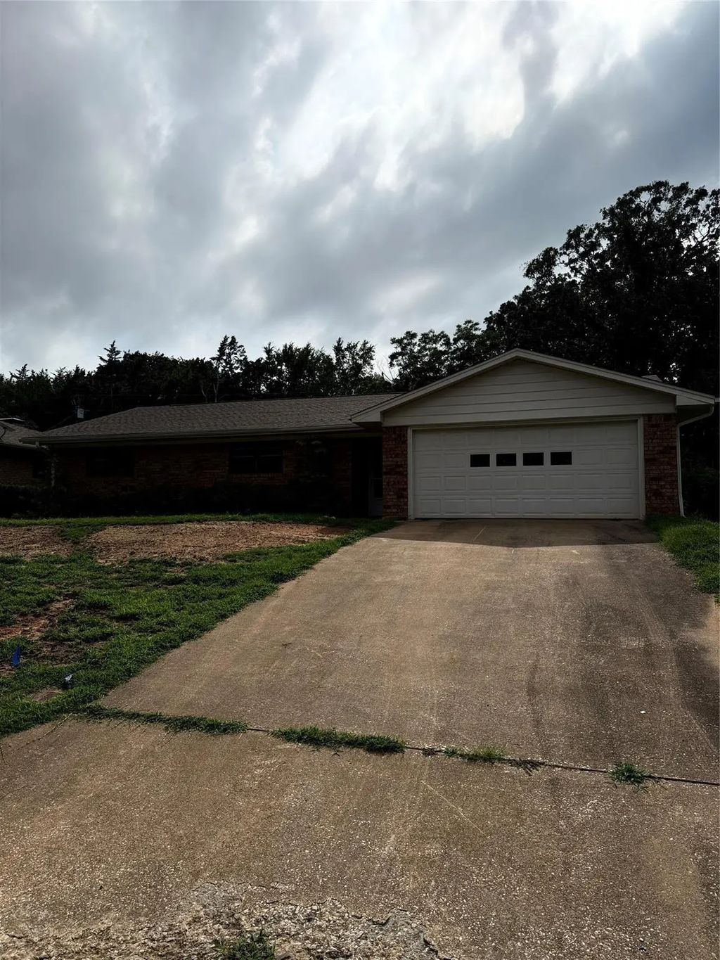 2409 Caprice Avenue, Denison
