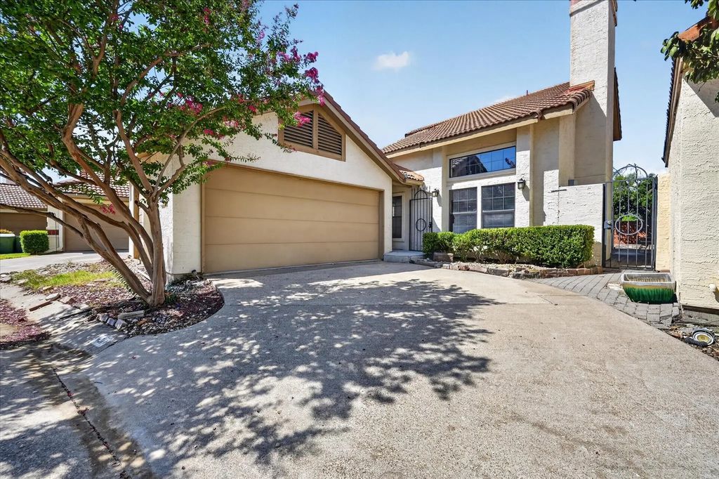 631 Mission Circle, Irving