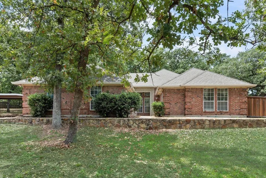 1022 Oak Tree Drive, Fort Worth