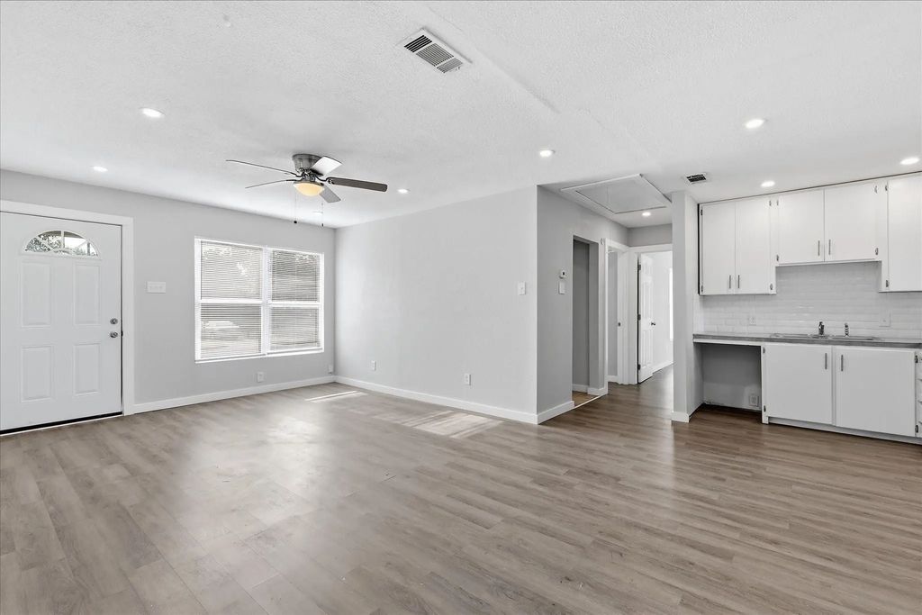 3103 S Edgefield Avenue, Dallas