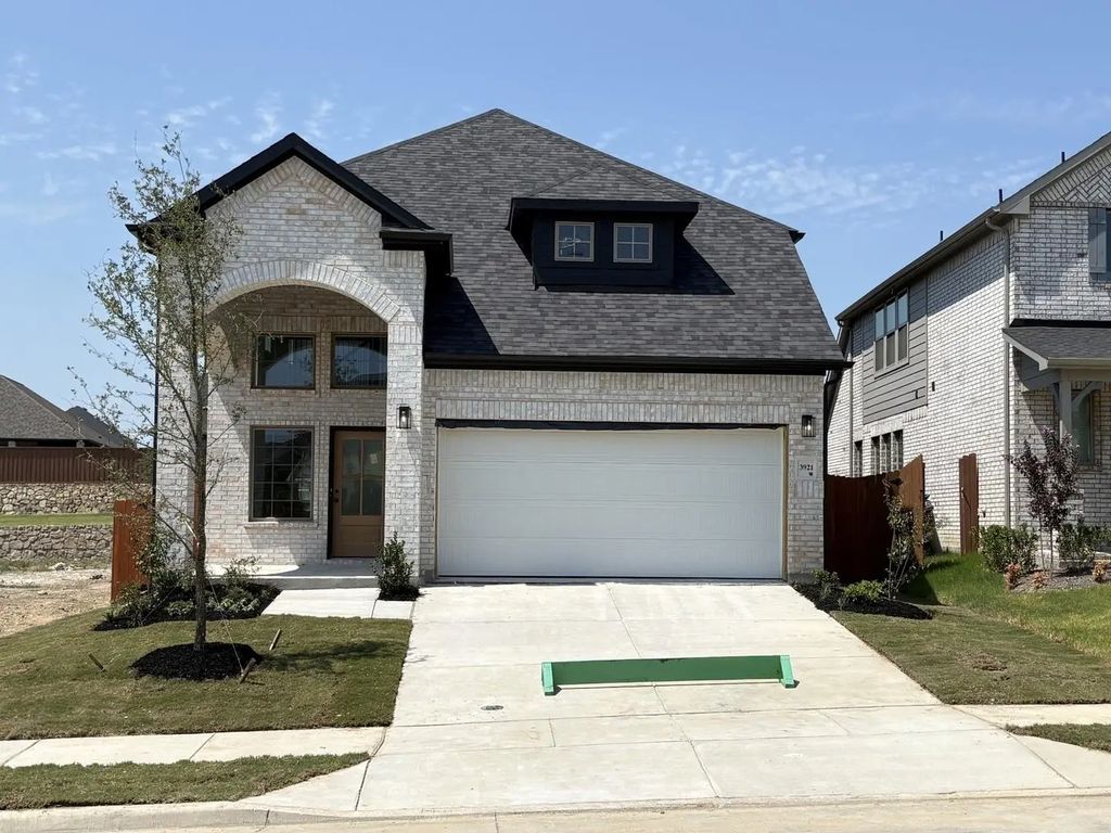 3921 Lakefield Drive, Heartland