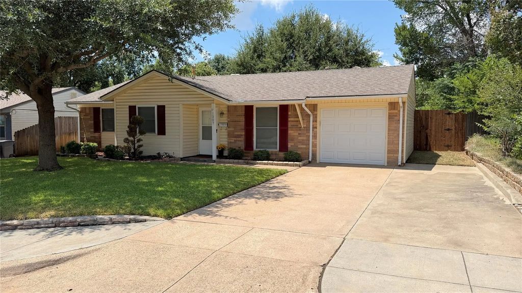 1207 Aransas Drive, Euless