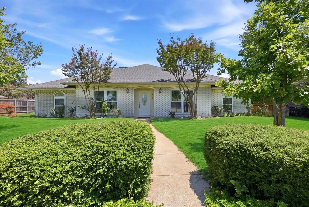 1718 Merrimac Trail, Garland