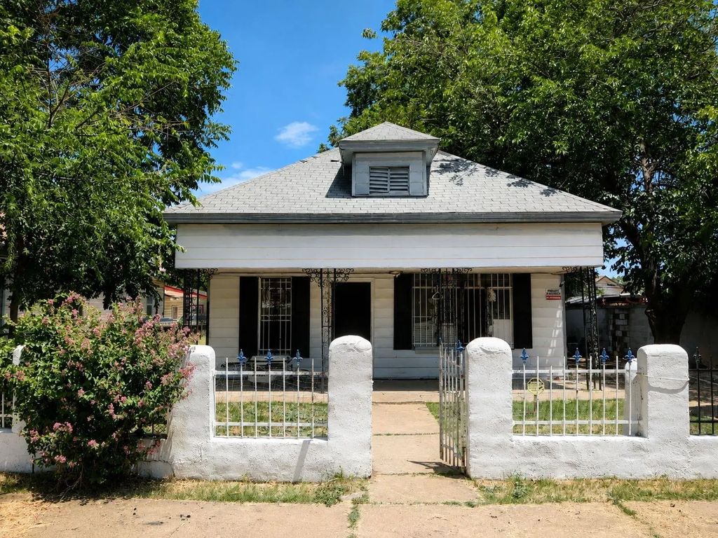 2206 Ross Avenue, Fort Worth