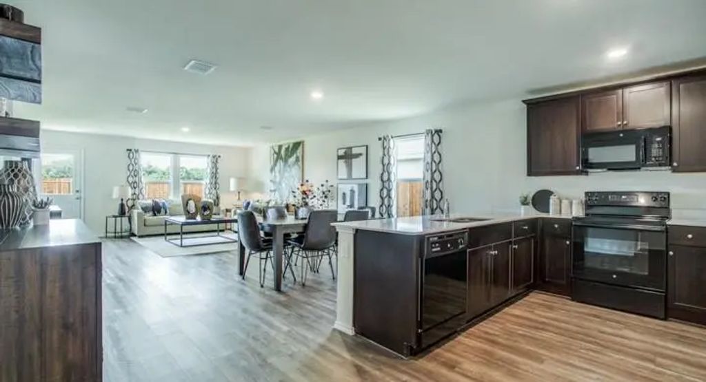 4932 Ascot Way, Princeton