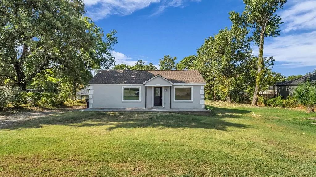 2726 W Washington Street, Denison