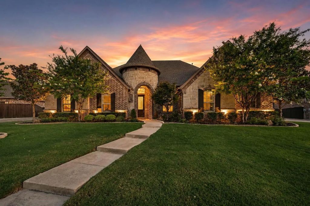 808 Regal Crossing, Keller