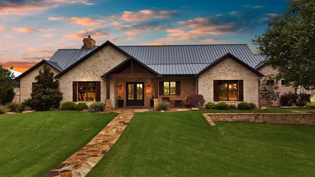 205 Haciendas Drive, Weatherford