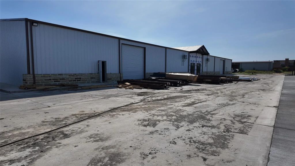 16401 Fm 548, Forney