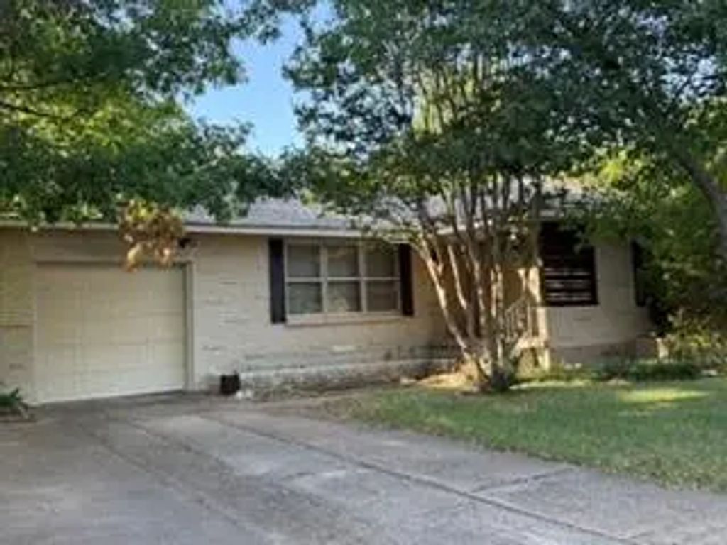 2615 Southwood Drive, Dallas