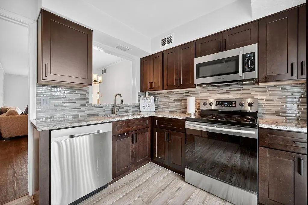 3609 Parkridge Drive 204, Dallas