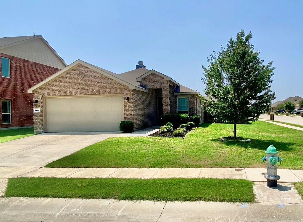 8800 Deadwood Lane, Aubrey