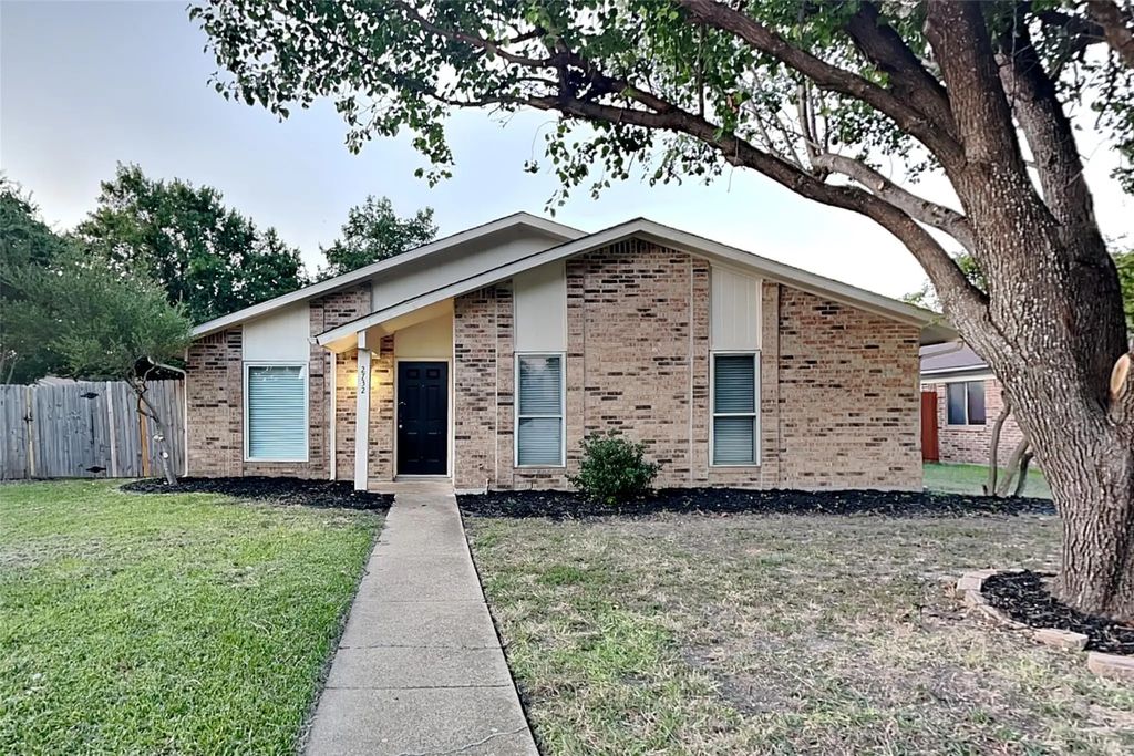 2732 Cancun Lane, Dallas