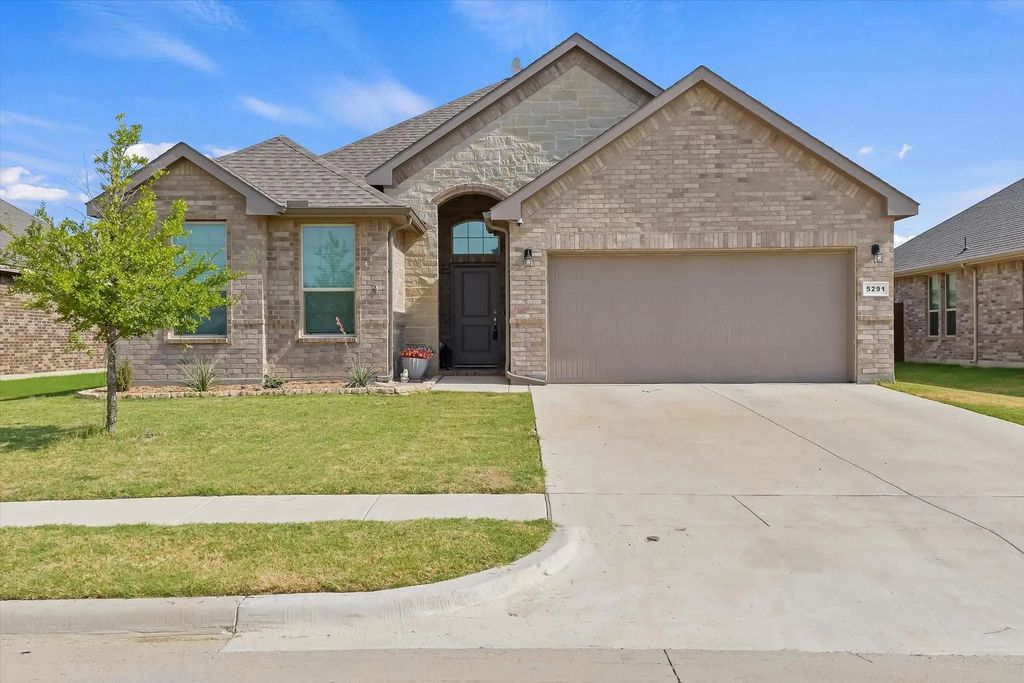 5291 Crystal Lake Avenue, Krum
