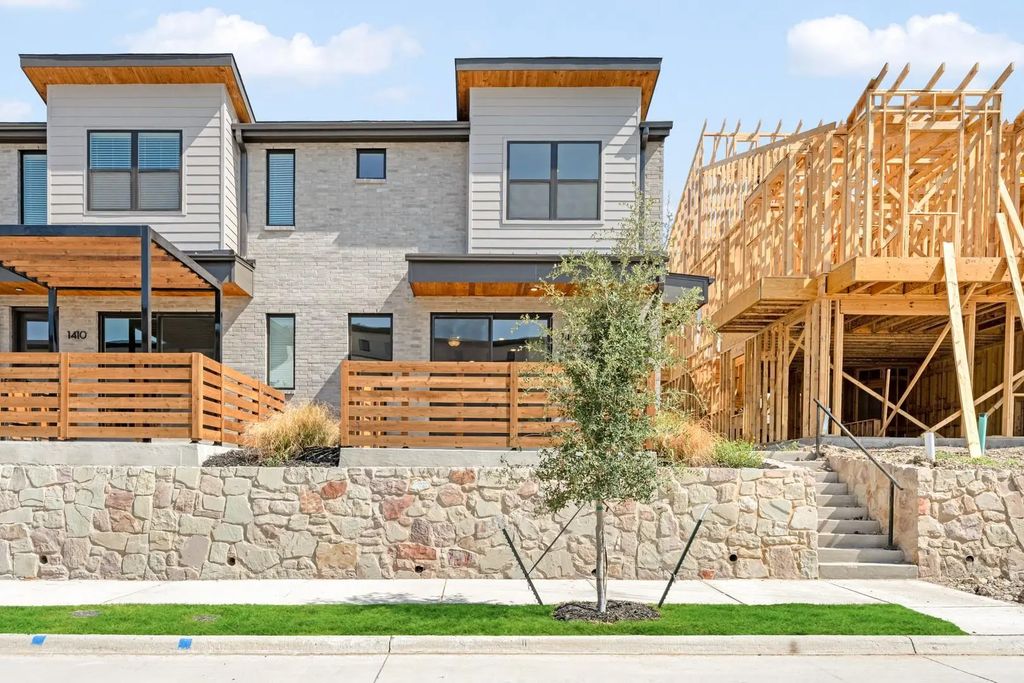 1408 Azalea Drive, Melissa