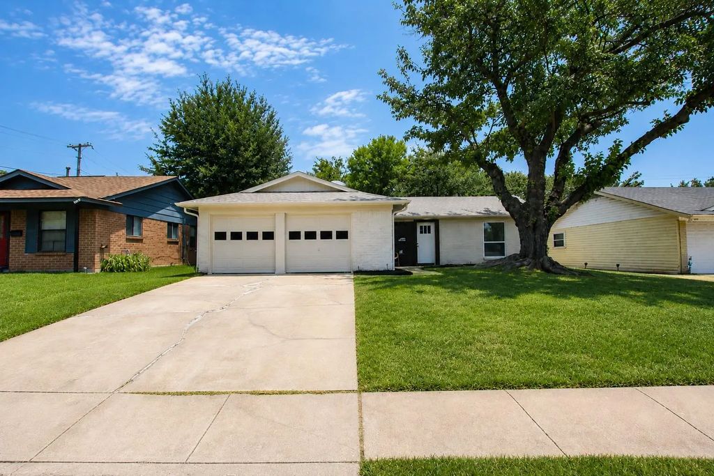 1014 Bunn Drive, Irving