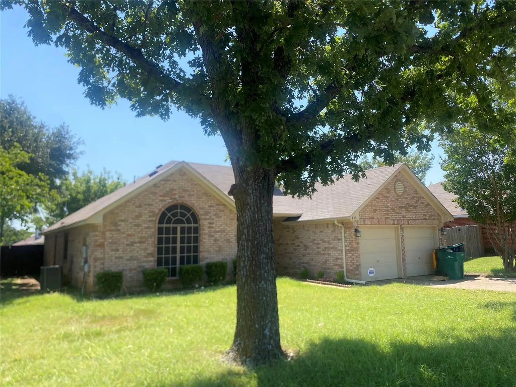 825 Springfield Drive, Cedar Hill