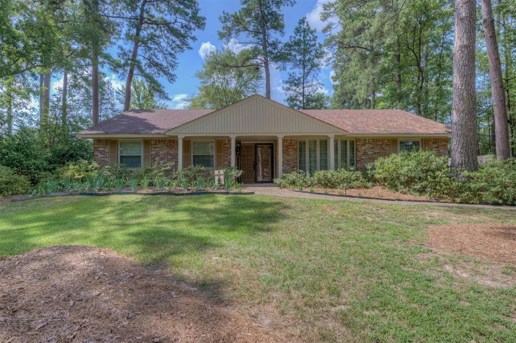 1105 North Acres Circle, Springhill