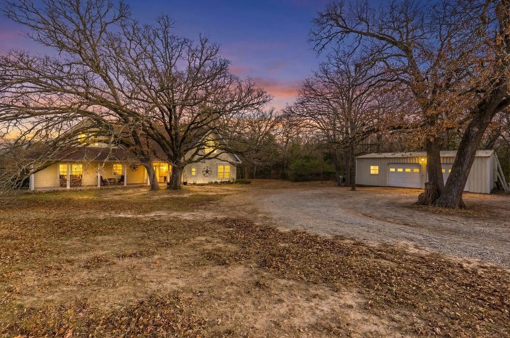 1801 Private Road 3340, Greenville