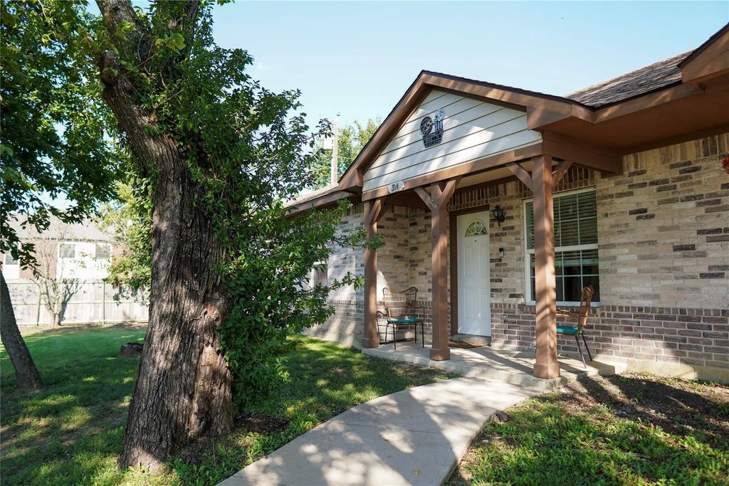 300 S Cottonbelt Avenue 3a, Wylie