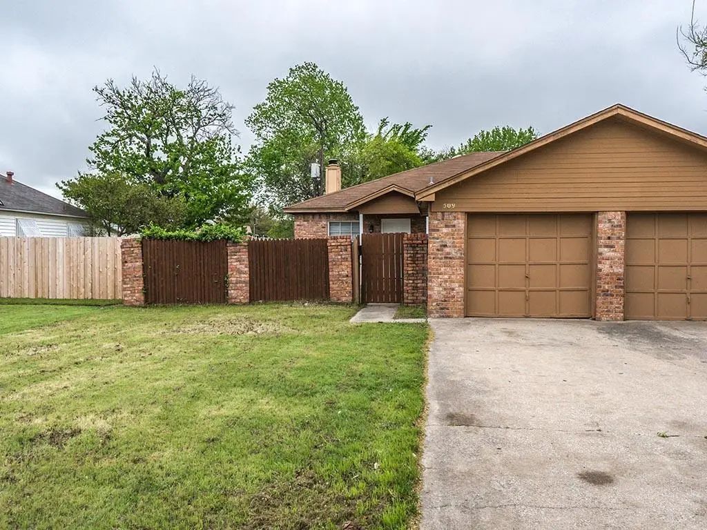 509 S Hastings Street, Irving