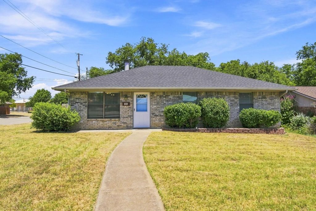 601 E Avenue F, Midlothian
