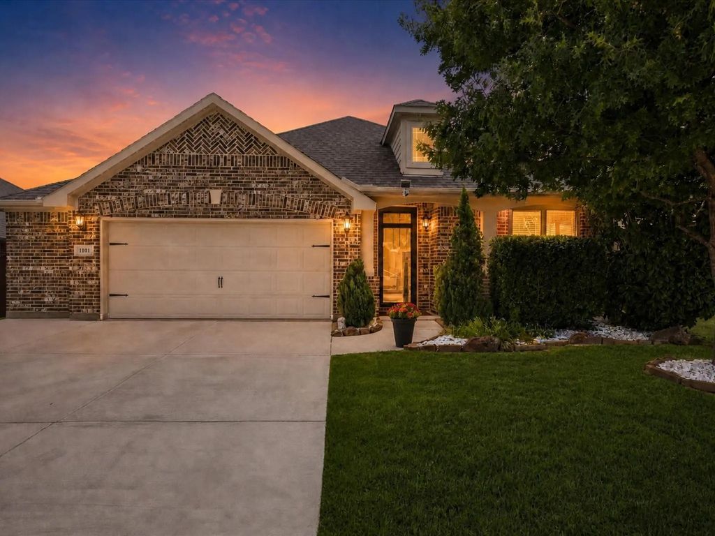 1101 Broken Wheel Trail, Aubrey