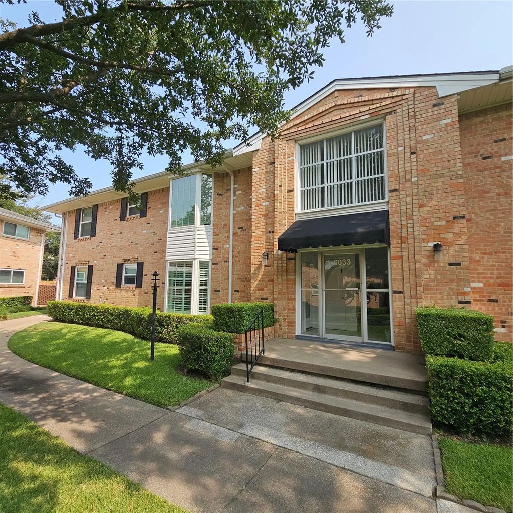 6033 Sandhurst Lane D, Dallas