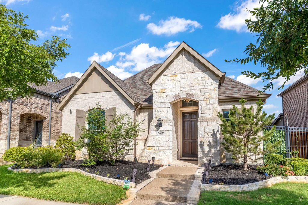 4622 Copper Mountain Trail, Arlington