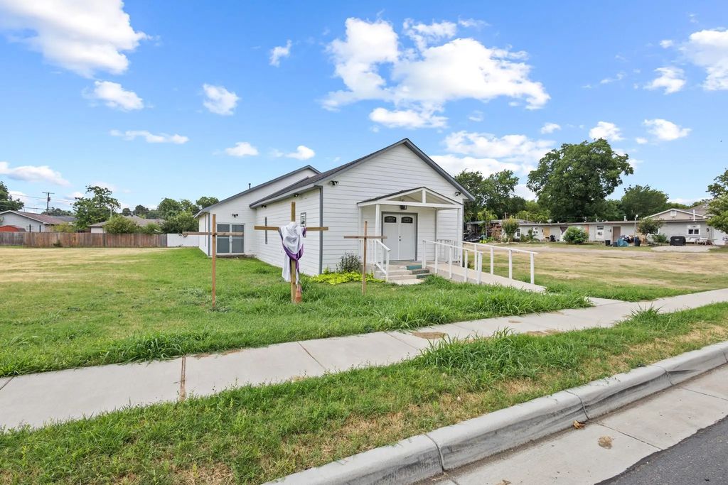 1905 El Paso Street, Grand Prairie