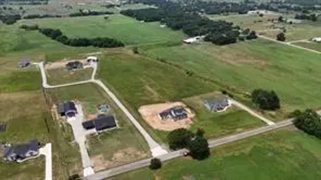210 County Road 3340, Paradise