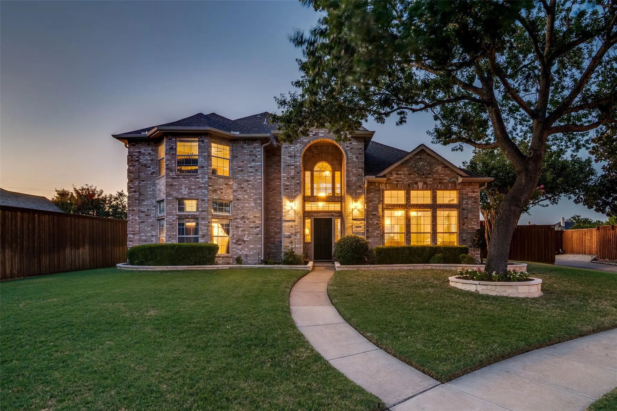 Photo of Listing #21349771