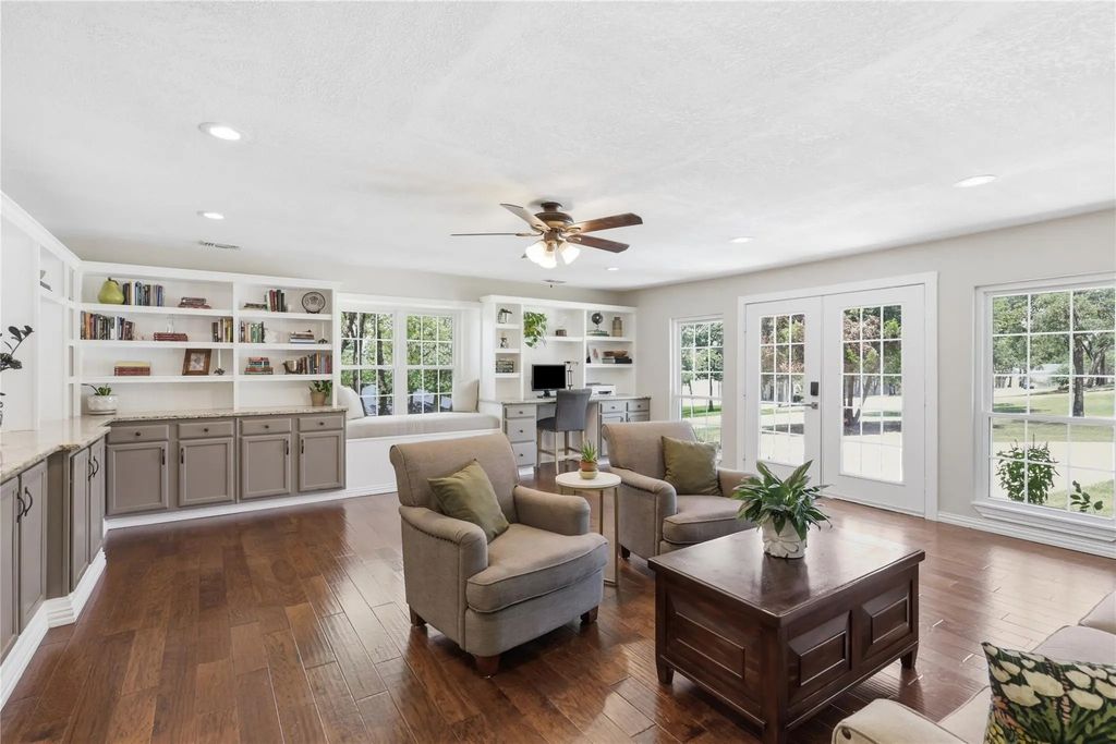 1000 Hillside Drive, Keller