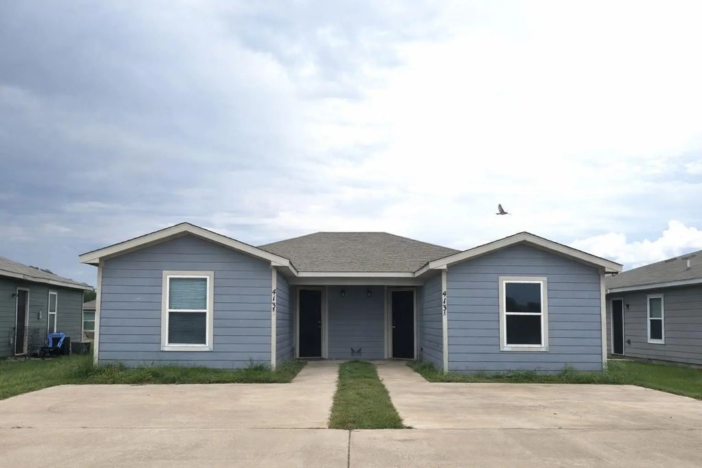 413 County Line Road A & B, Mabank