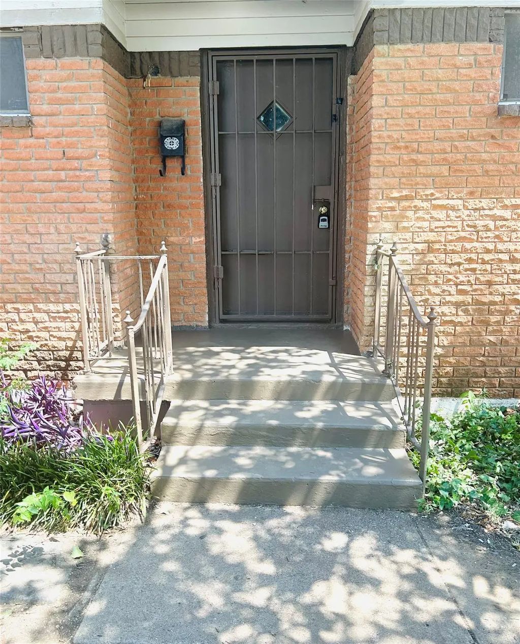 1355 Glen Garden Drive, Fort Worth