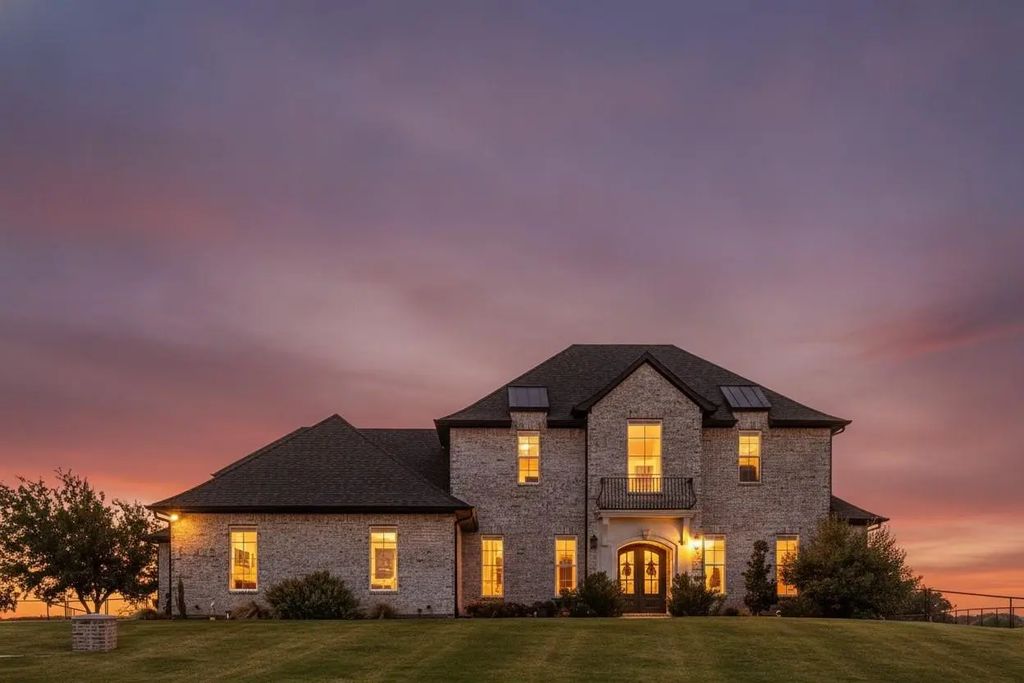 428 Royal Santana Run, Weatherford