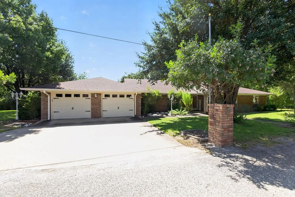 623 S Harbor Court, Granbury