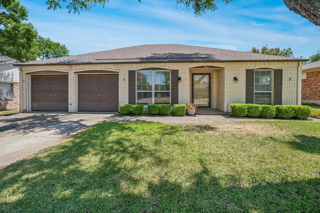 902 N Lindale Lane, Richardson