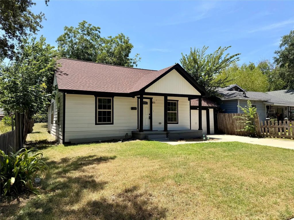 105 W Damon Street, Terrell