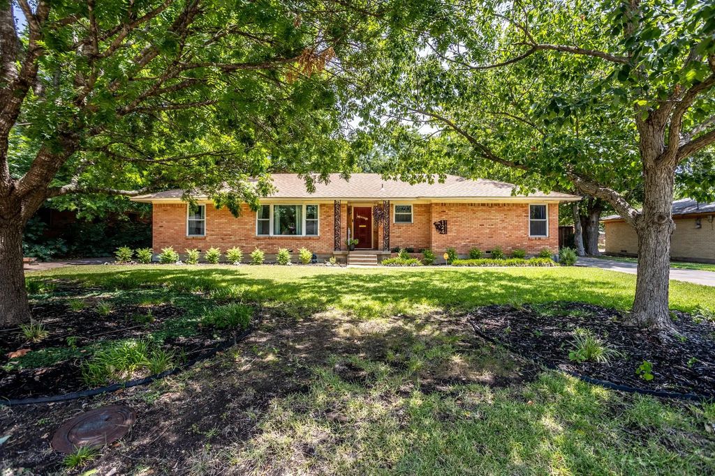124 Martin Drive, Lancaster