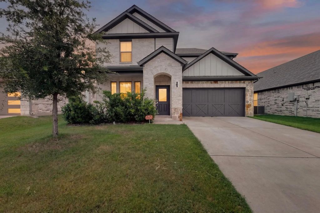 136 Camp Fire Drive, Waxahachie